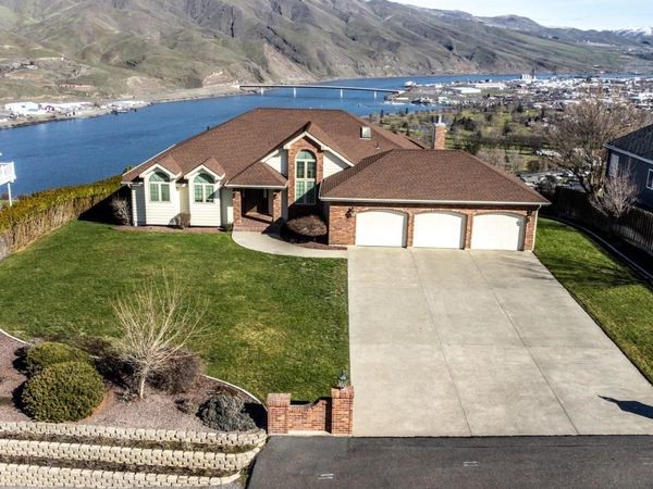 2530 Valleyview Drive, Clarkston, WA 99403