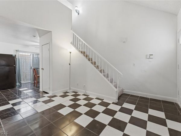 5156 Gray Lane, Unit F, Las Vegas, NV 89119