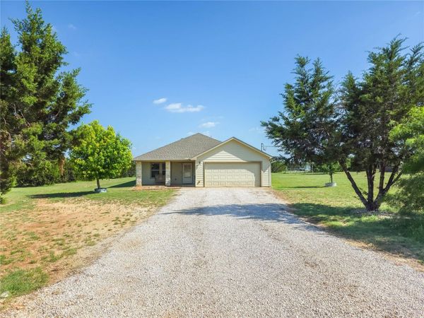 120 Lost Oaks CT, Liberty Hill, TX 78642