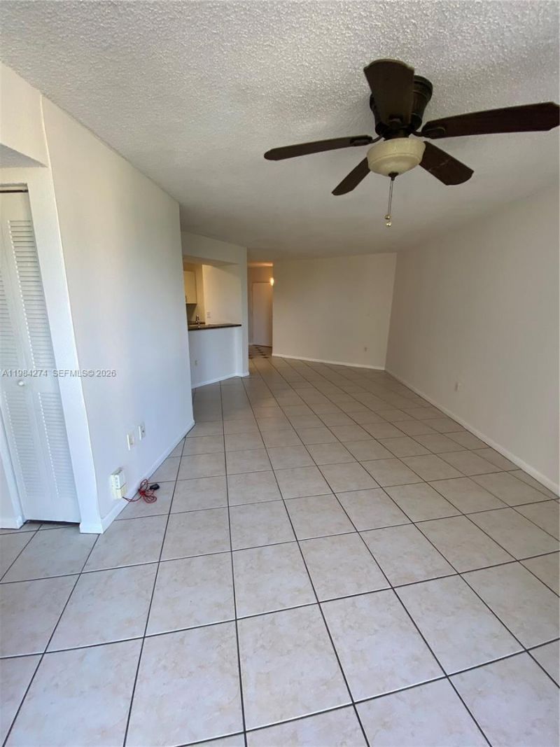 7035 NW 186th St , Unit D305, Hialeah, FL 33015 Photo