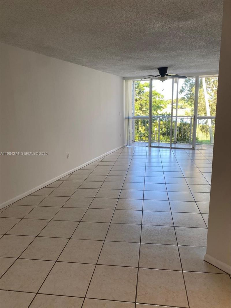 7035 NW 186th St , Unit D305, Hialeah, FL 33015 Photo