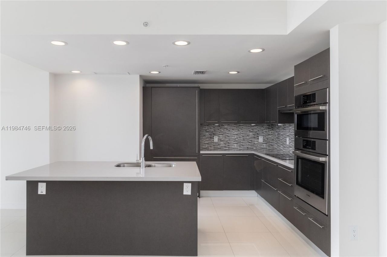 7661 NW 107th Ave , Unit 612, Doral, FL 33178 Photo