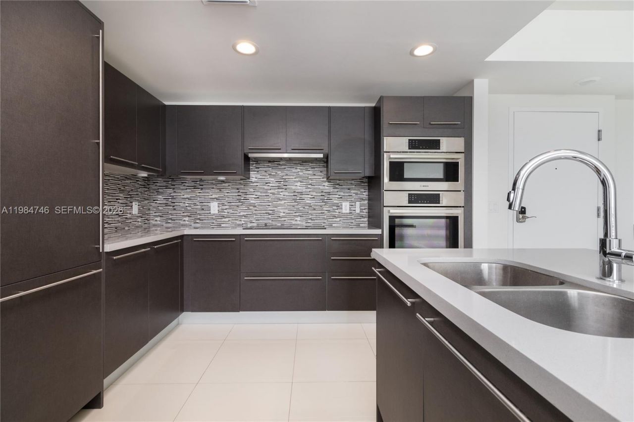 7661 NW 107th Ave , Unit 612, Doral, FL 33178 Photo