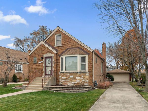 2253 S 15th Avenue , North Riverside, IL 60546