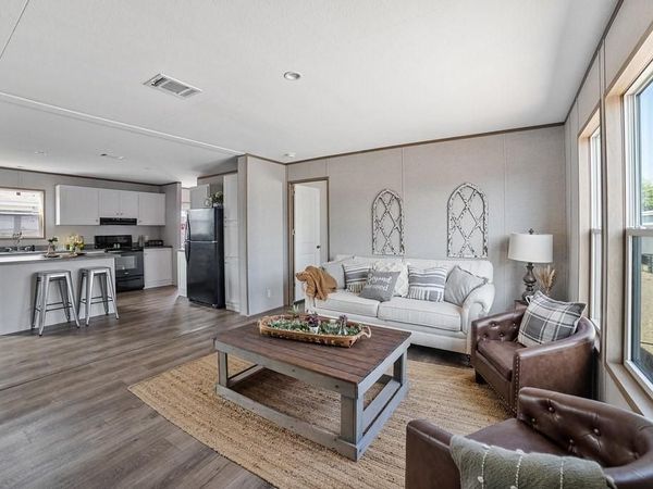 147 Lark Meadow Drive, Runaway Bay, TX 76426