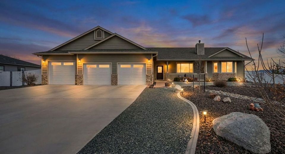 2785 Gordon Avenue, Minden, NV 89423 Photo