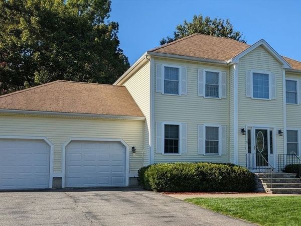 76 Karen's Way, Raynham, MA 02767