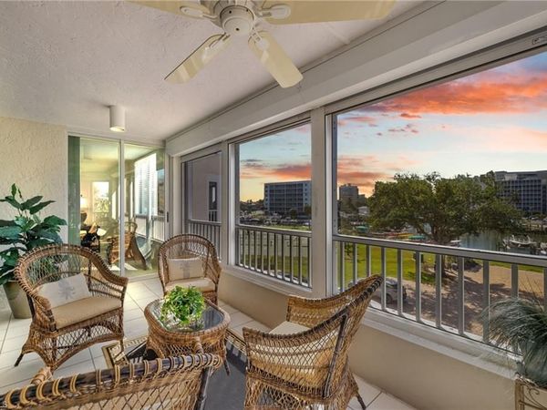 25 Bluebill AVE, Unit A-204, NAPLES, FL 34108