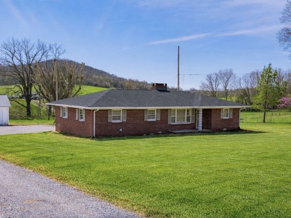 968 Spencer Rd, Rock Island, TN 38581