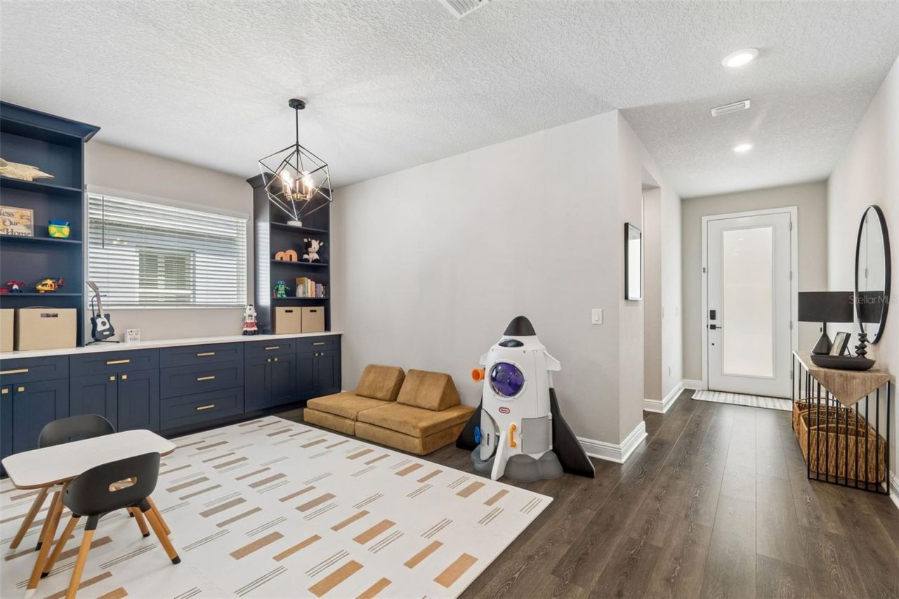 4911 Lakeshore Oaks Court, Tampa, FL 33624 Photo