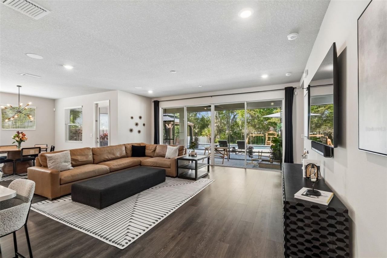 4911 Lakeshore Oaks Court, Tampa, FL 33624 Photo