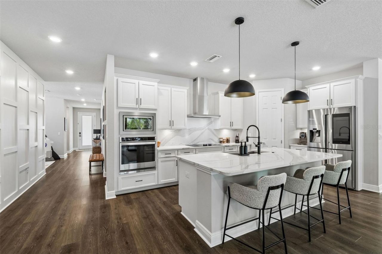 4911 Lakeshore Oaks Court, Tampa, FL 33624 Photo