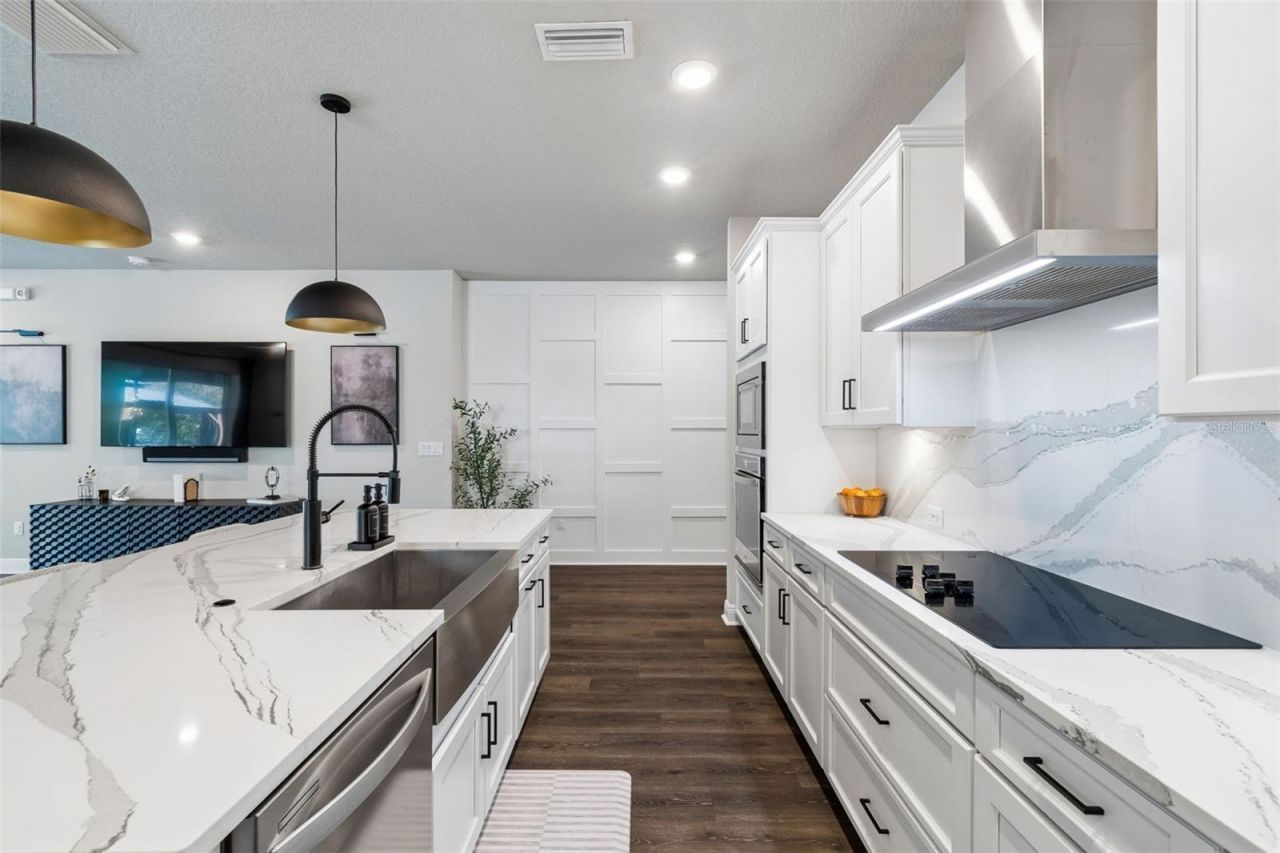 4911 Lakeshore Oaks Court, Tampa, FL 33624 Photo