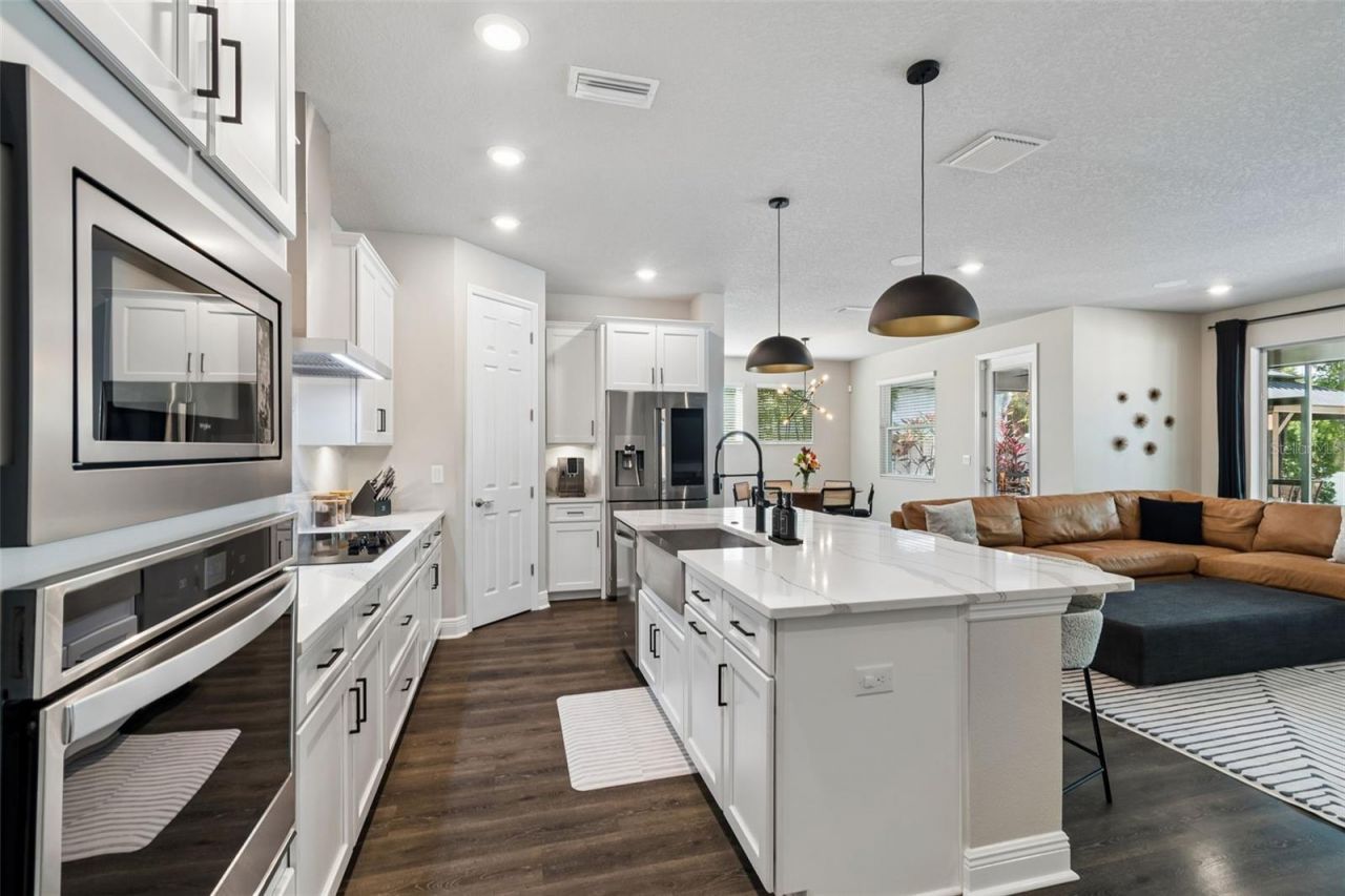 4911 Lakeshore Oaks Court, Tampa, FL 33624 Photo