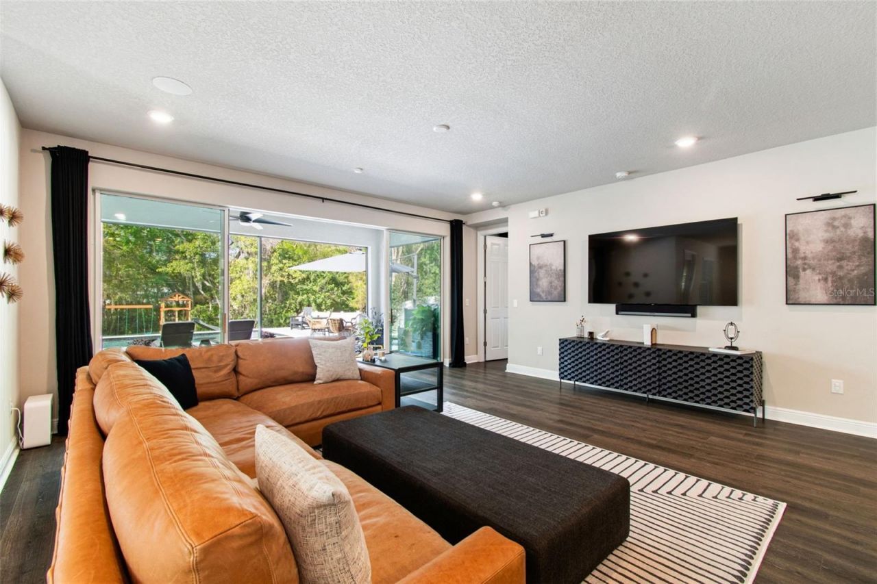 4911 Lakeshore Oaks Court, Tampa, FL 33624 Photo