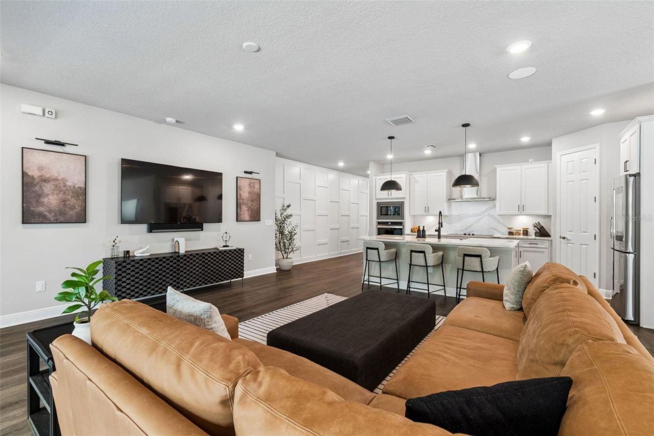 4911 Lakeshore Oaks Court, Tampa, FL 33624 Photo