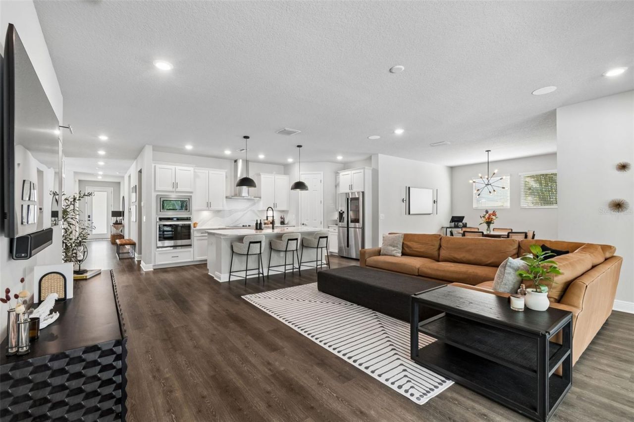 4911 Lakeshore Oaks Court, Tampa, FL 33624 Photo