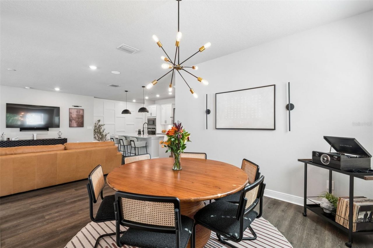 4911 Lakeshore Oaks Court, Tampa, FL 33624 Photo