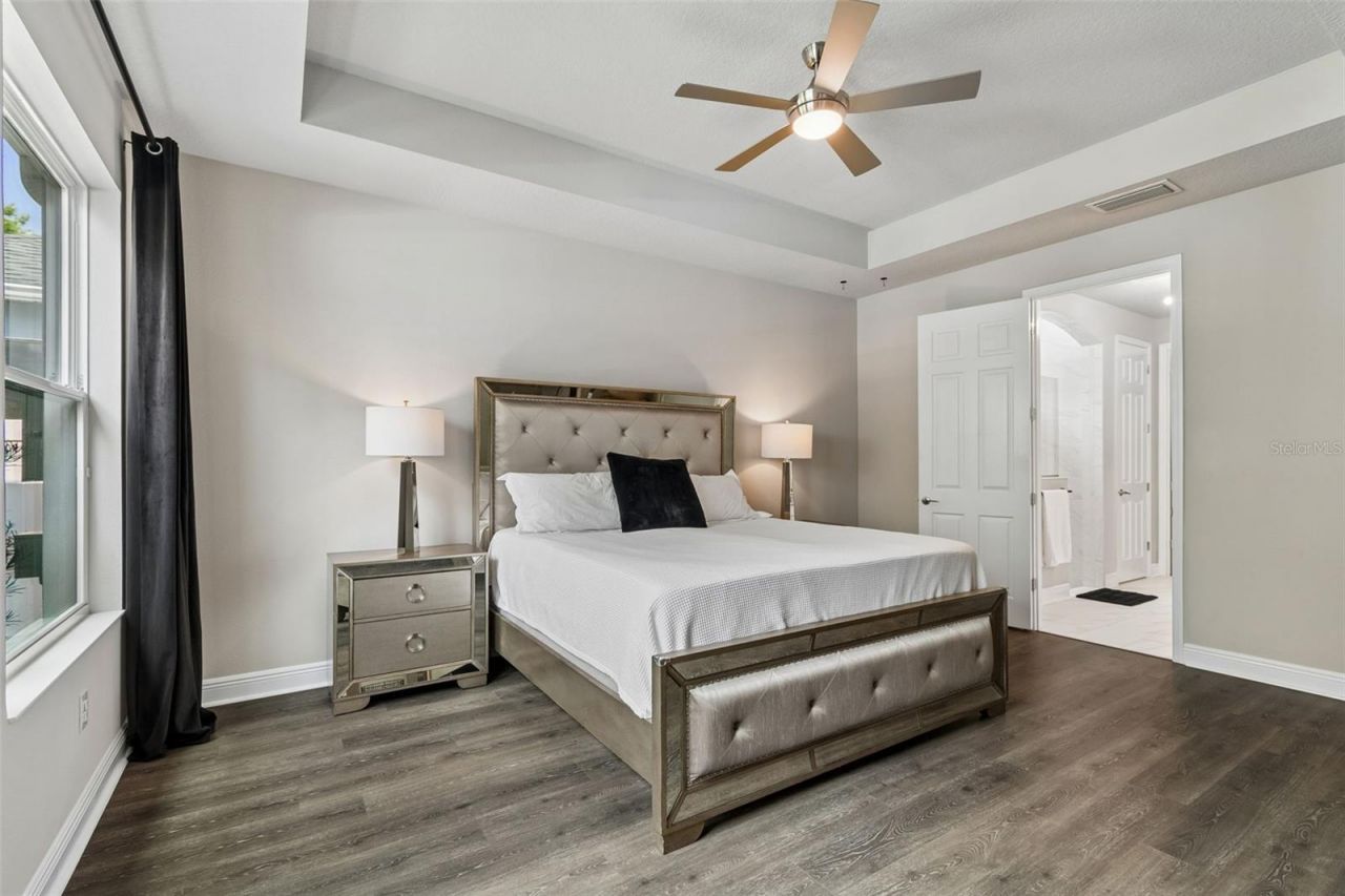 4911 Lakeshore Oaks Court, Tampa, FL 33624 Photo