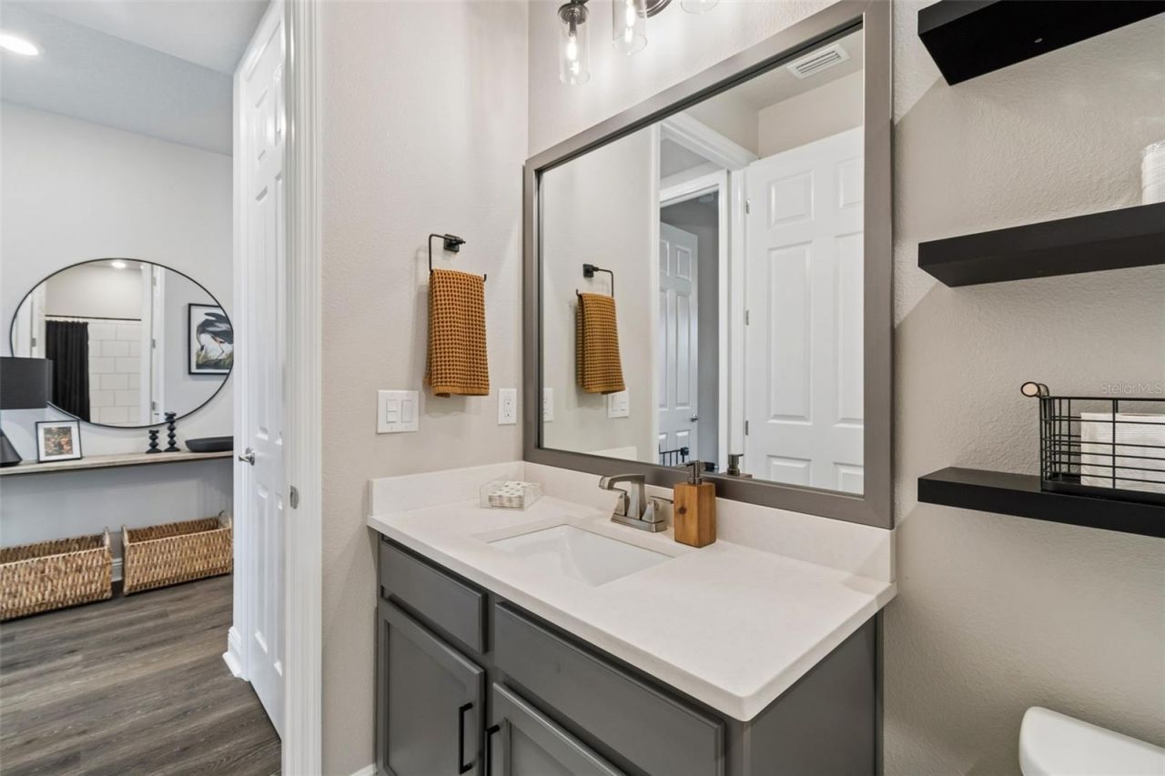 4911 Lakeshore Oaks Court, Tampa, FL 33624 Photo