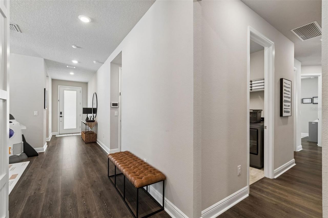 4911 Lakeshore Oaks Court, Tampa, FL 33624 Photo