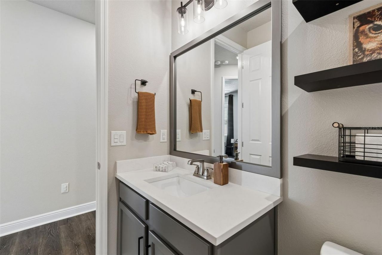 4911 Lakeshore Oaks Court, Tampa, FL 33624 Photo