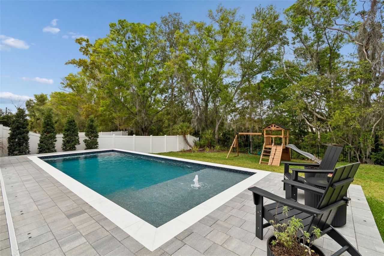 4911 Lakeshore Oaks Court, Tampa, FL 33624 Photo