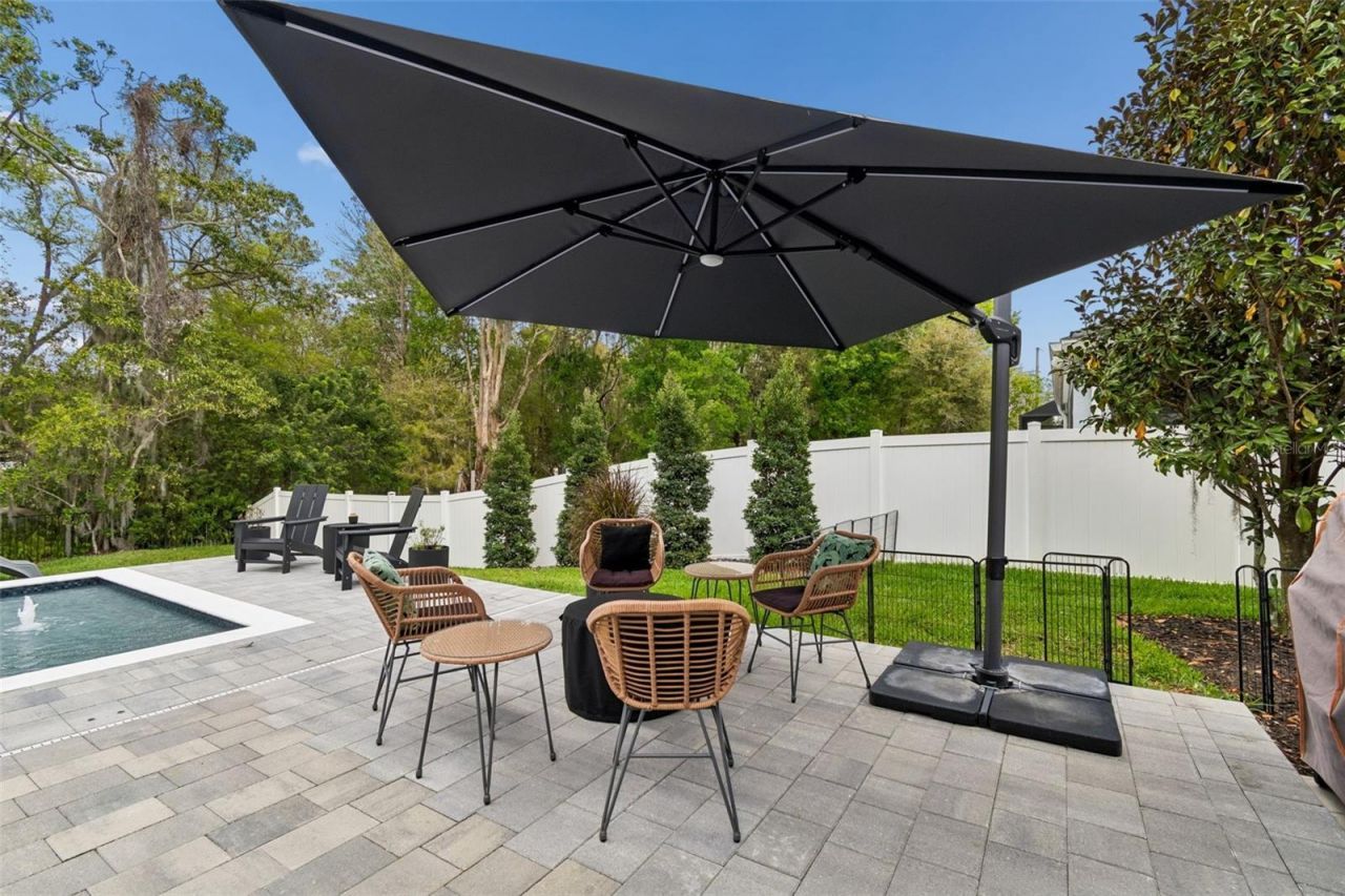 4911 Lakeshore Oaks Court, Tampa, FL 33624 Photo