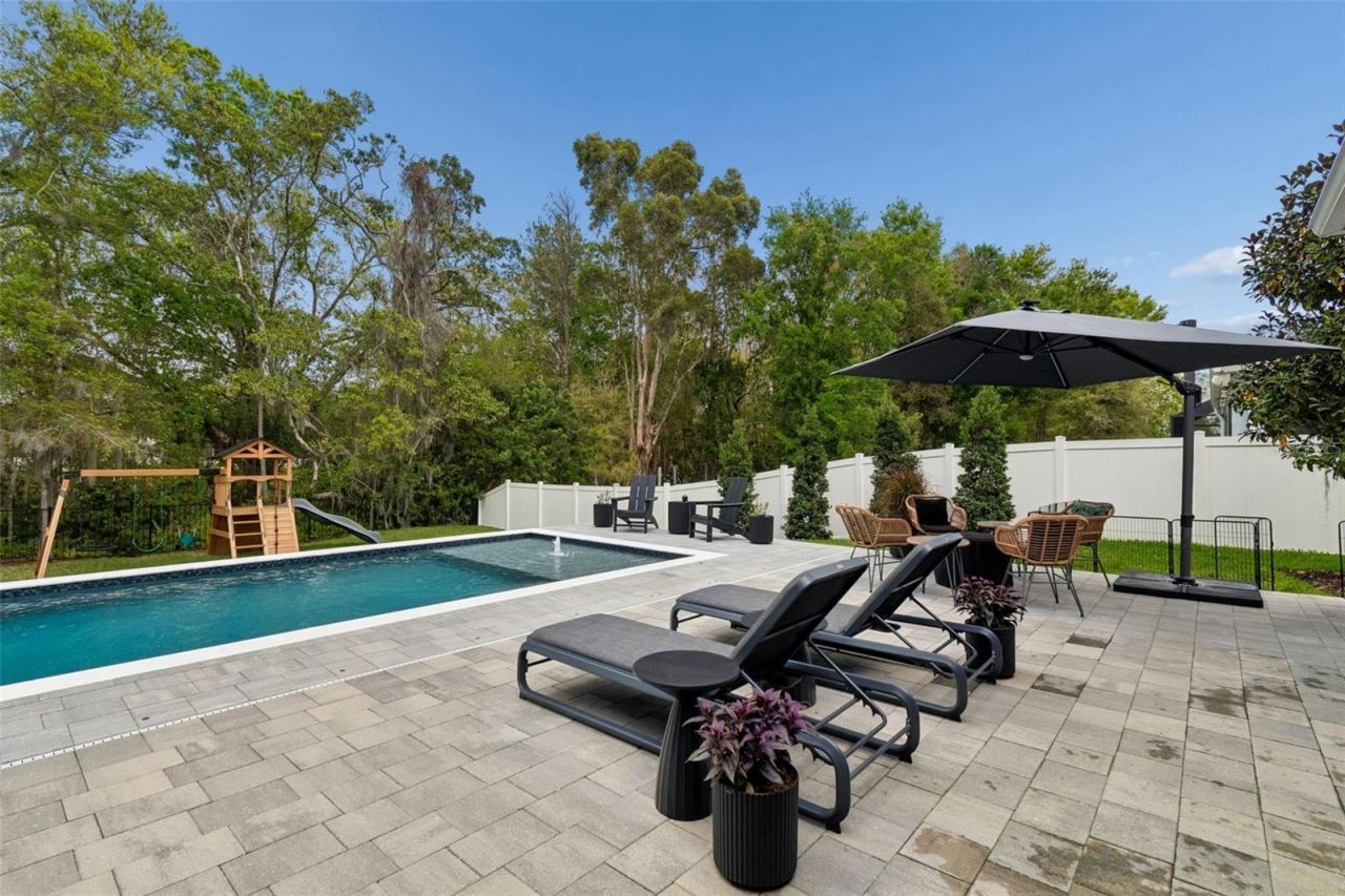 4911 Lakeshore Oaks Court, Tampa, FL 33624 Photo