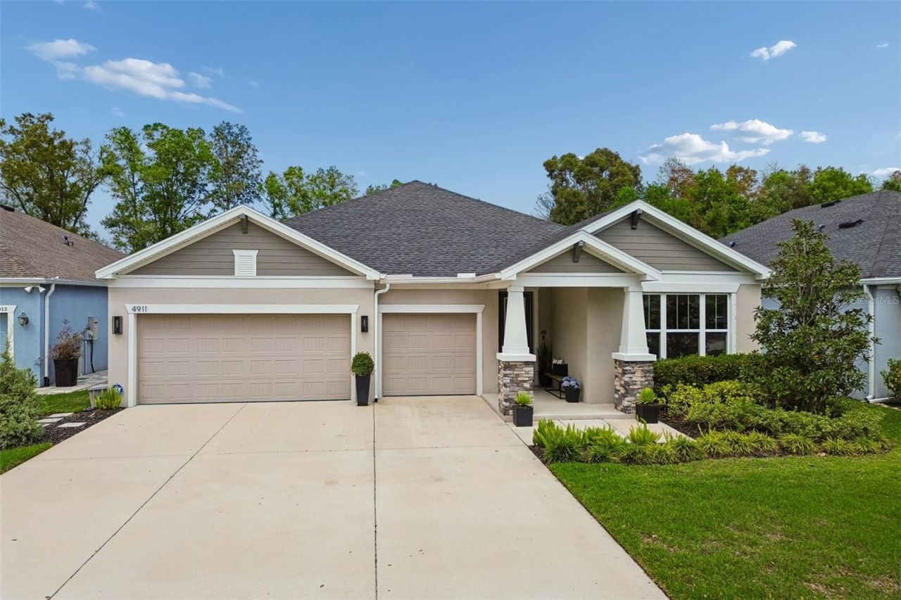4911 Lakeshore Oaks Court, Tampa, FL 33624 Photo