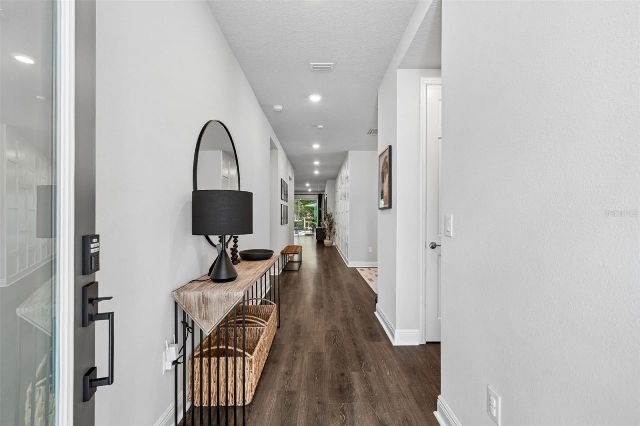 4911 Lakeshore Oaks Court, Tampa, FL 33624 Photo