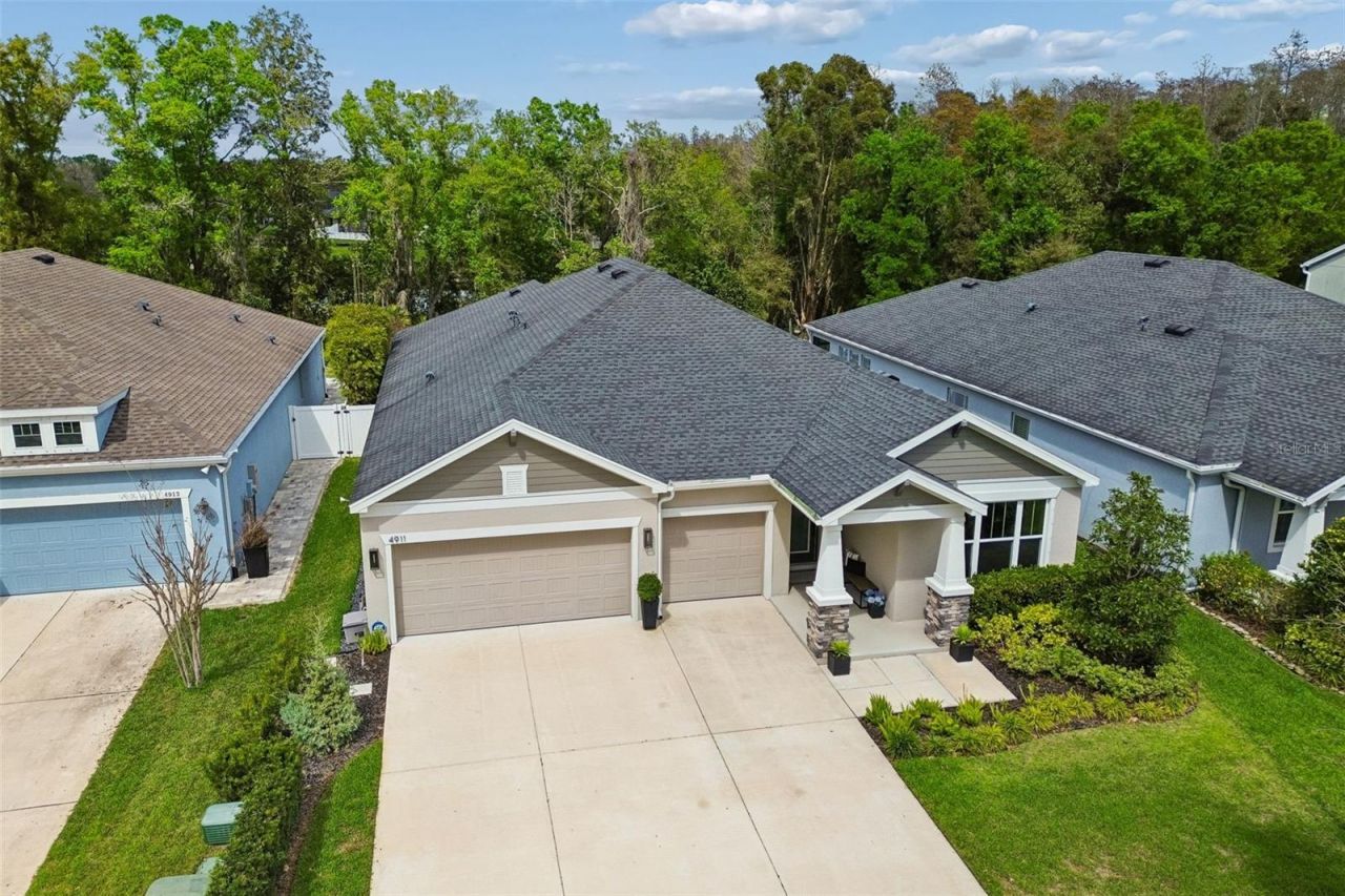 4911 Lakeshore Oaks Court, Tampa, FL 33624 Photo