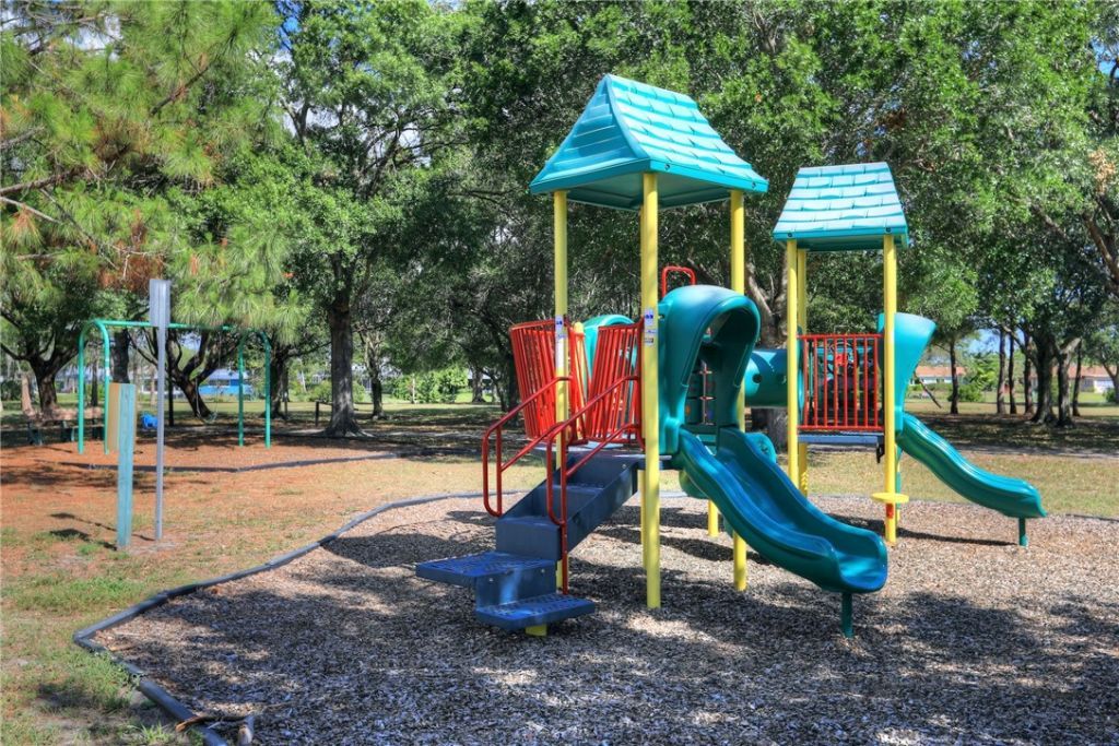 550 Park Avenue, Sebastian, FL 32958 Photo