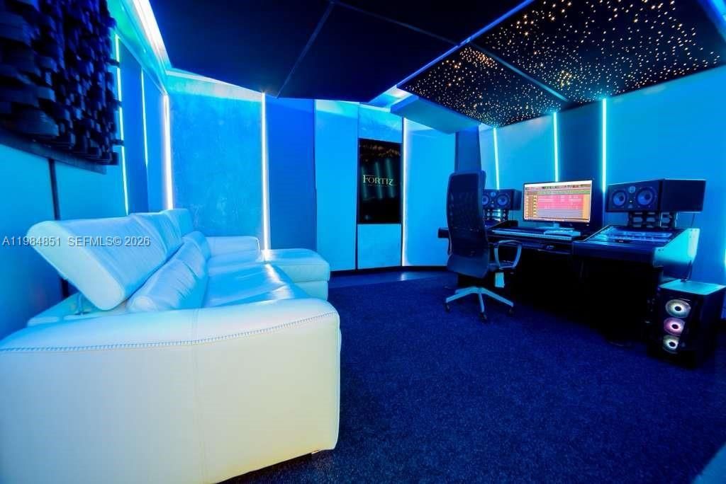 2100 NW 99th Ave , Doral, FL 33172 Photo