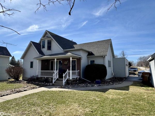 827 N Clark Street, Carroll, IA 51401