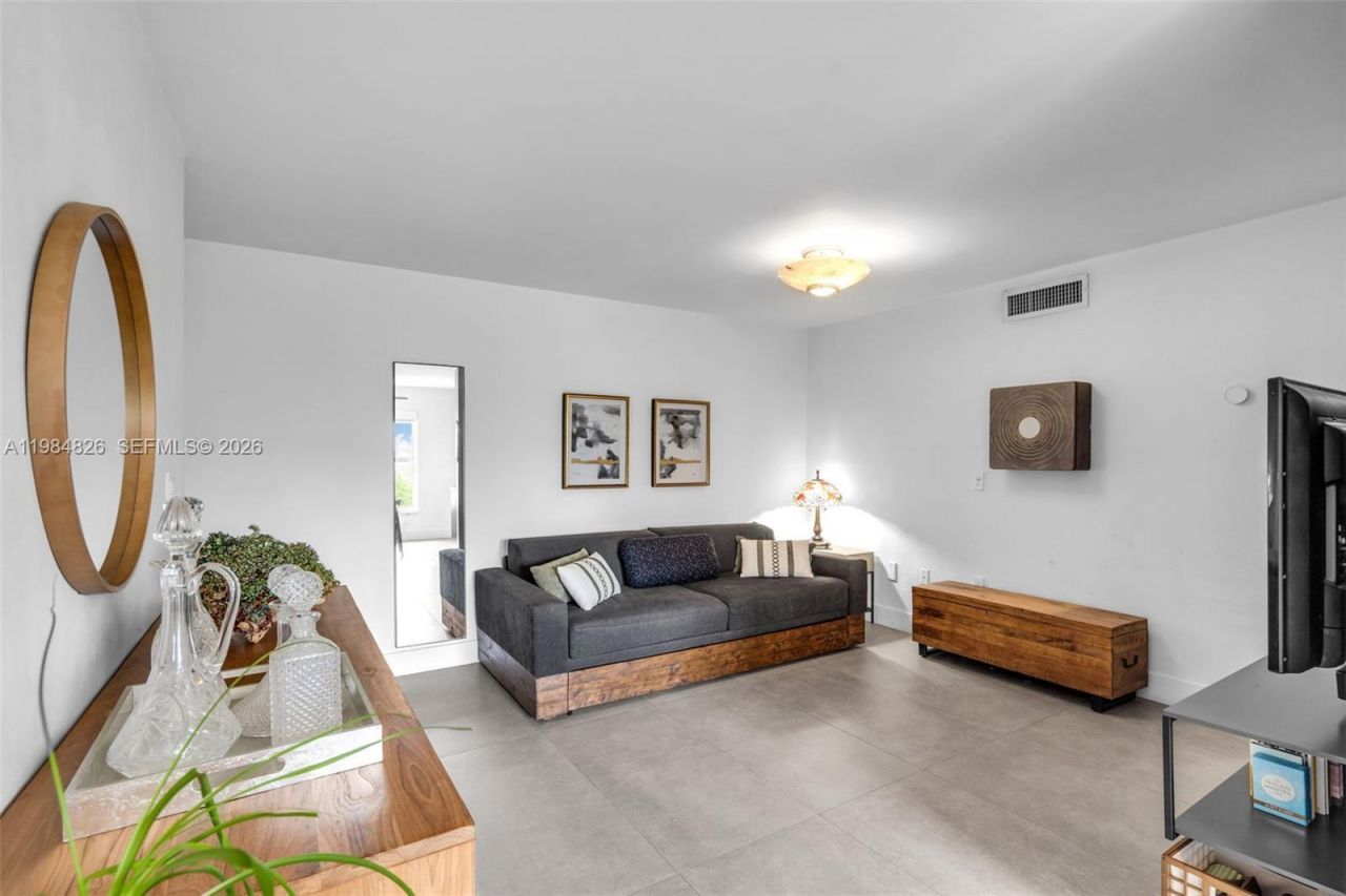 820 Salzedo St , Unit 403, Coral Gables, FL 33134 Photo