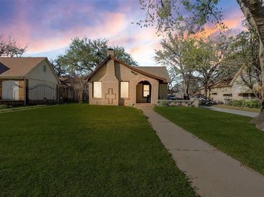 2329 Yucca Avenue, Fort Worth, TX 76111