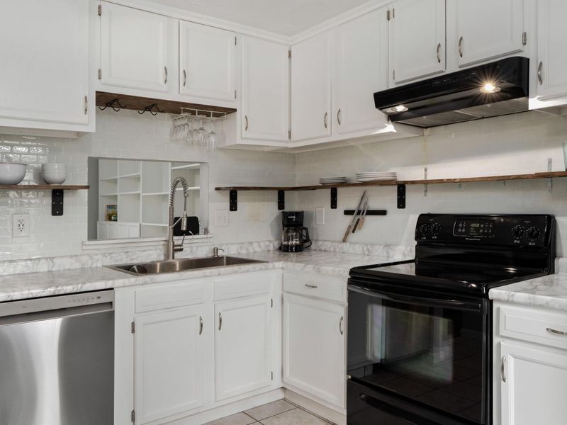 8377 Waco Lane, Powell, OH 43065 Photo 10