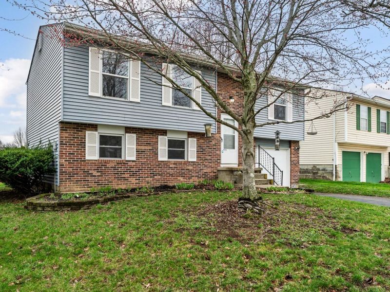 8377 Waco Lane, Powell, OH 43065 Photo 2