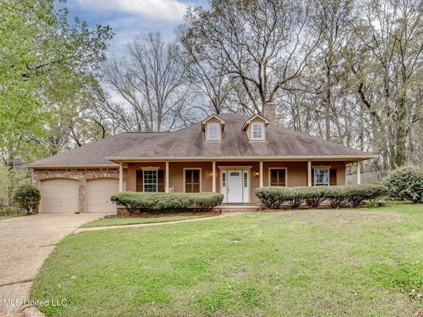 107 Newport Circle, Clinton, MS 39056