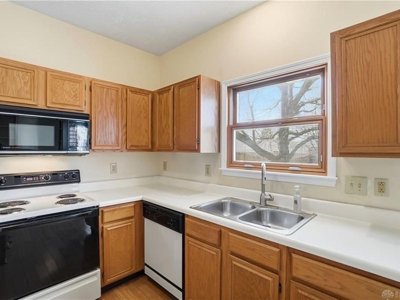 2280 Polo Park Drive, Miami Township, OH 45439 Photo 11