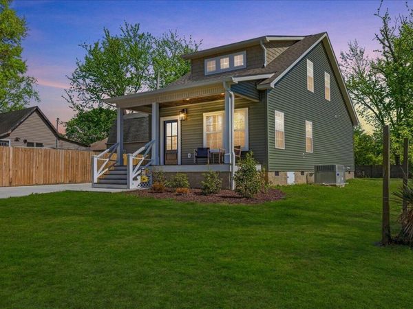 911 Indiana Avenue , Etowah, TN 37331