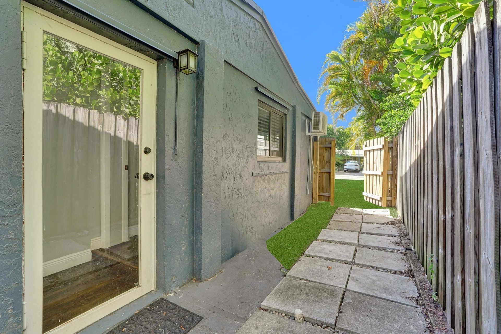 1728 NE 17th Terrace, Fort Lauderdale, FL 33305 Photo