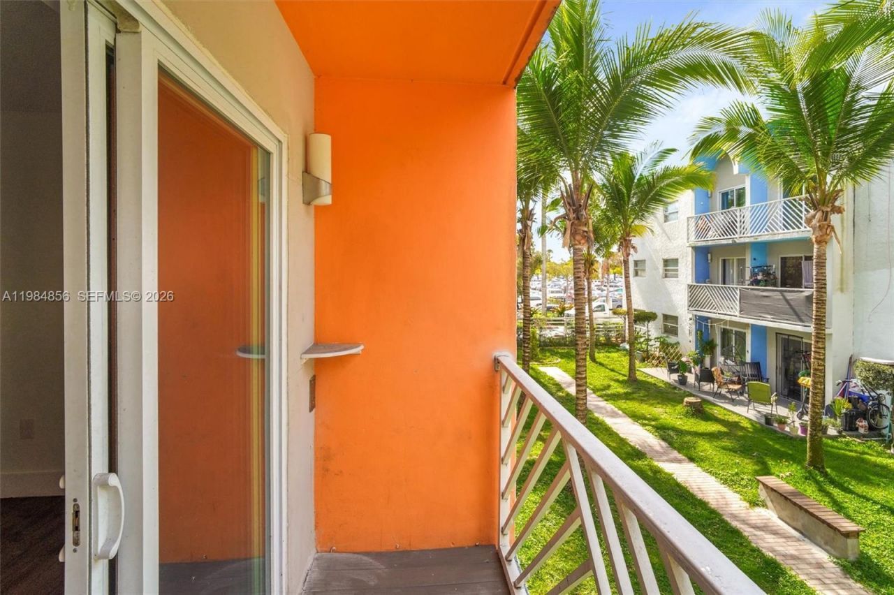 4325 NW South Tamiami Canal Dr , Unit 306, Miami, FL 33126 Photo