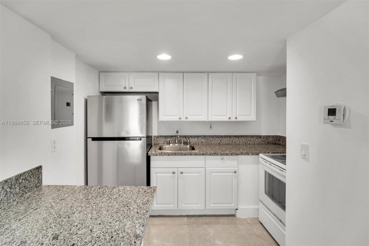 4325 NW South Tamiami Canal Dr , Unit 306, Miami, FL 33126 Photo