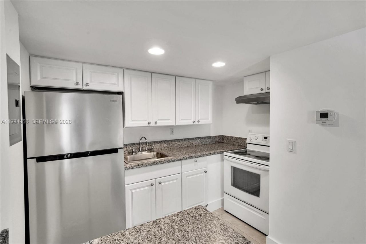 4325 NW South Tamiami Canal Dr , Unit 306, Miami, FL 33126 Photo