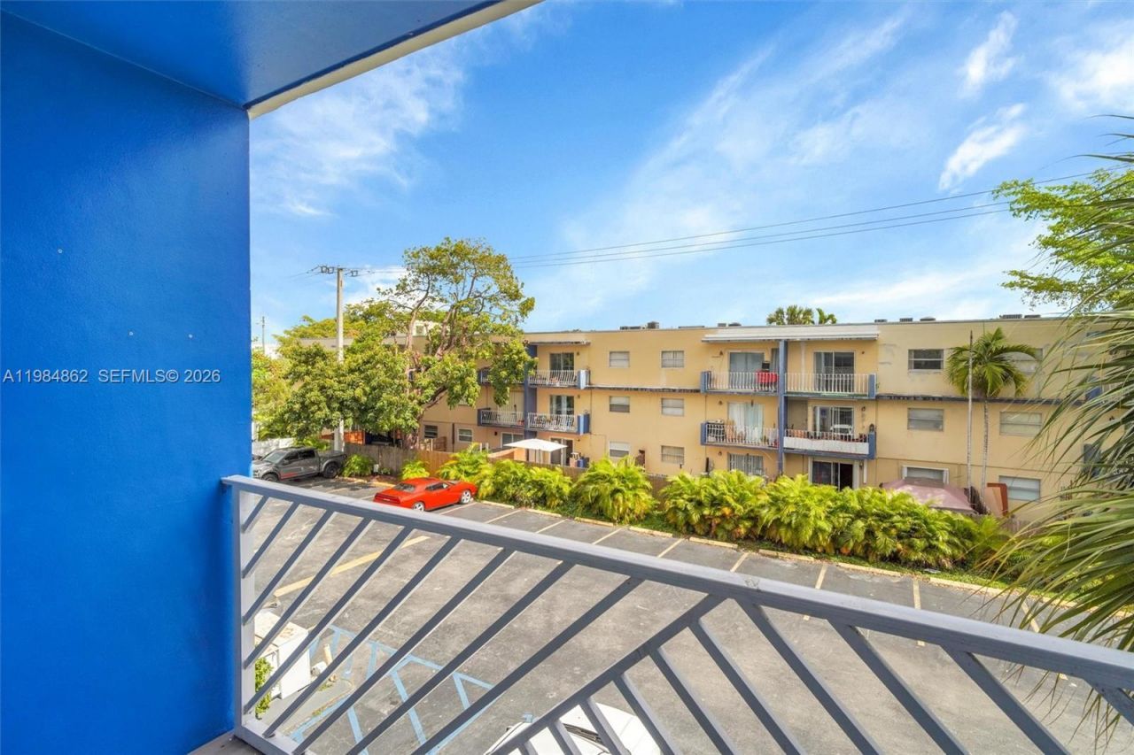 4335 NW South Tamiami Canal Dr , Unit 304, Miami, FL 33126 Photo