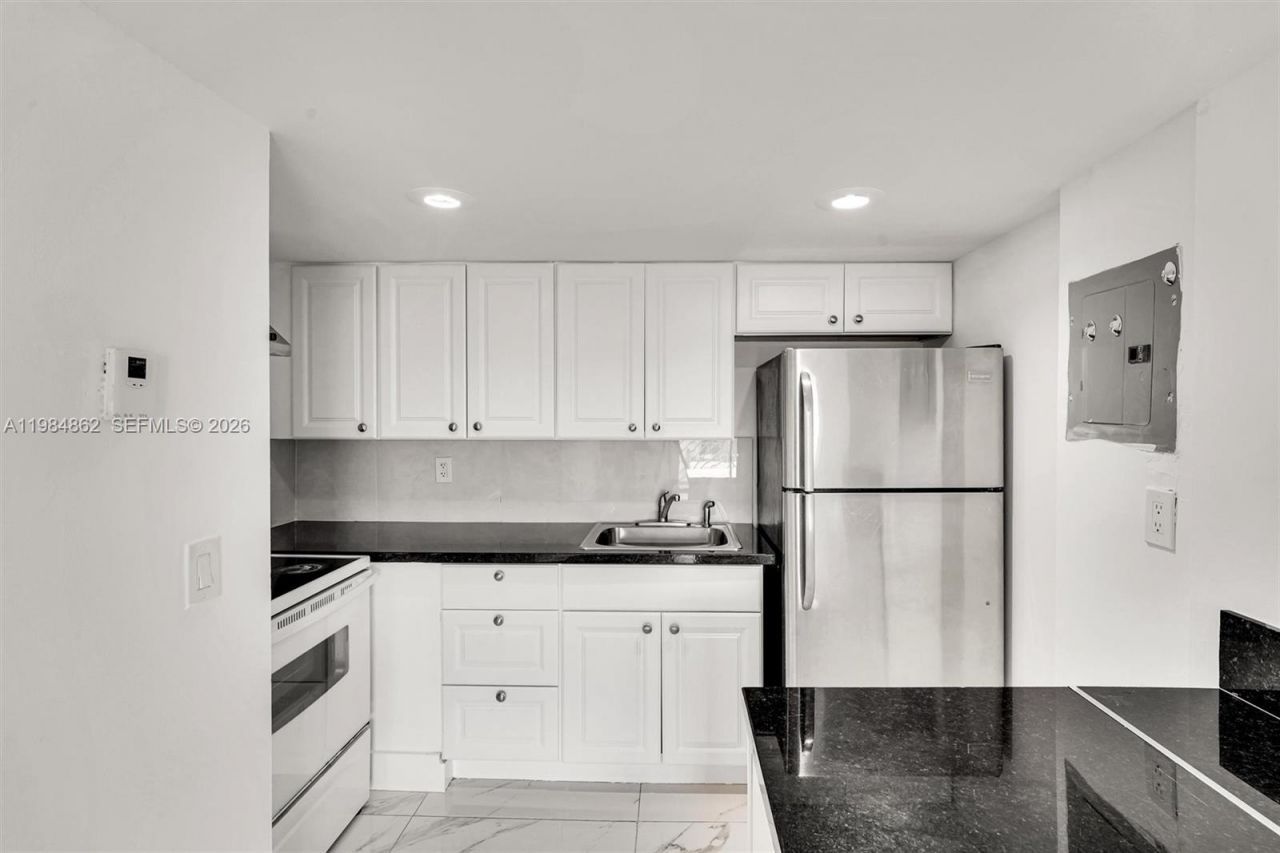 4335 NW South Tamiami Canal Dr , Unit 304, Miami, FL 33126 Photo