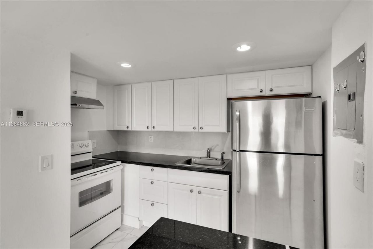 4335 NW South Tamiami Canal Dr , Unit 304, Miami, FL 33126 Photo