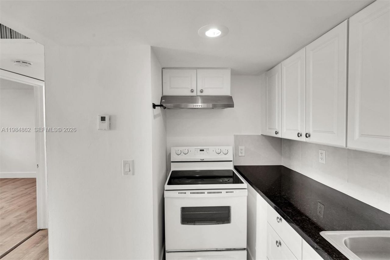 4335 NW South Tamiami Canal Dr , Unit 304, Miami, FL 33126 Photo